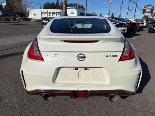 Pearl White 2017 Nissan 370Z NISMO