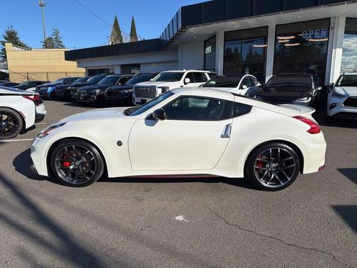 Pearl White 2017 Nissan 370Z NISMO