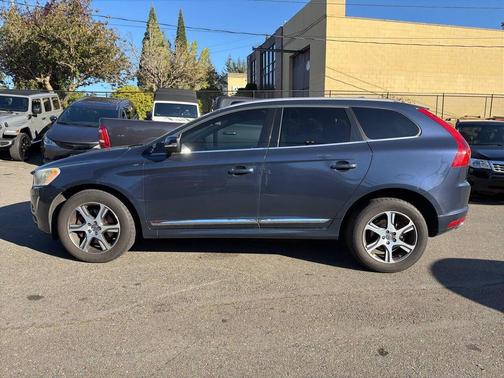2015 Volvo XC60 T6 Premier Plus