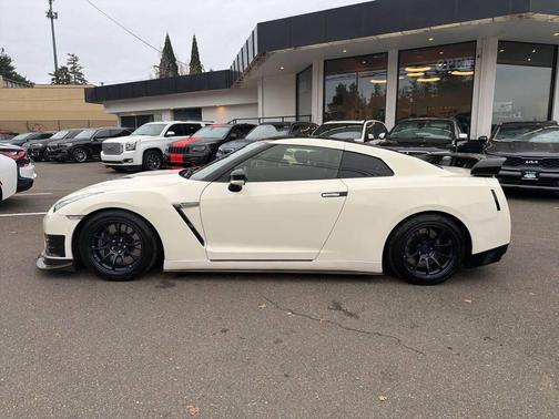 2013 Nissan GT-R Premium