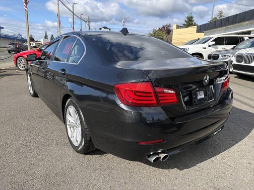 Black Sapphire Metallic 2012 BMW 528 528i 4dr Sedan
