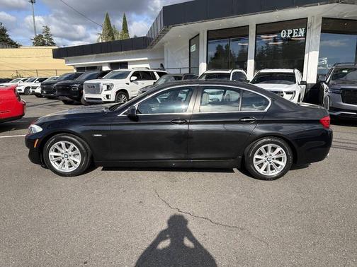 Black Sapphire Metallic 2012 BMW 528 528i 4dr Sedan