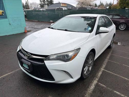 2016 Toyota Camry SE
