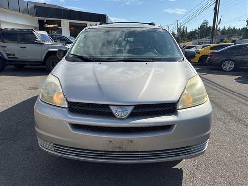 2004 Toyota Sienna CE