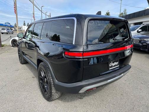 Midnight 2023 Rivian R1S Adventure