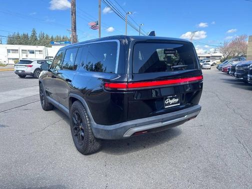 2023 Rivian R1S Adventure