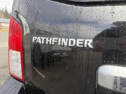 Super Black 2008 Nissan Pathfinder SE
