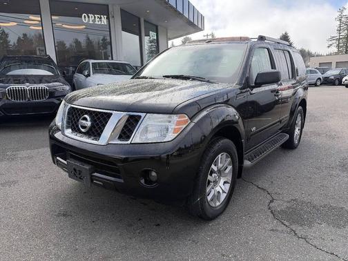 Super Black 2008 Nissan Pathfinder SE