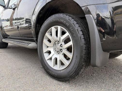 Super Black 2008 Nissan Pathfinder SE