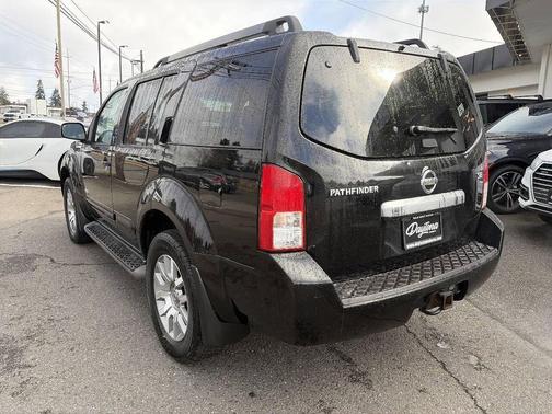 Super Black 2008 Nissan Pathfinder SE