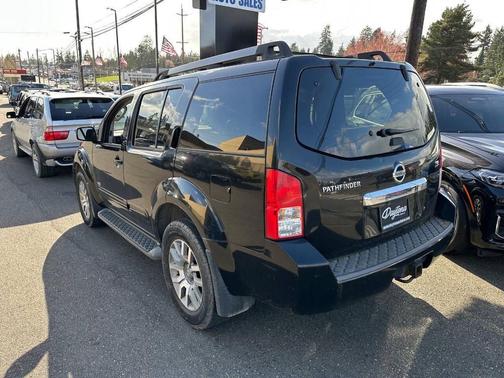 2008 Nissan Pathfinder SE