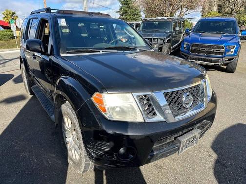 2008 Nissan Pathfinder SE