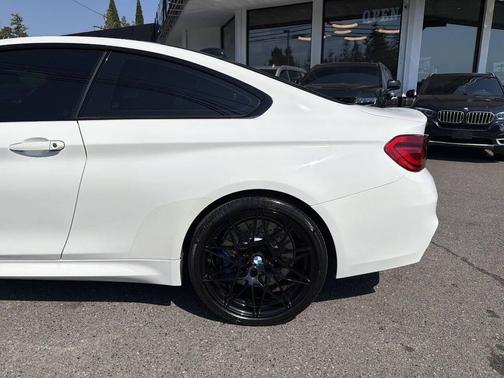 Alpine White 2018 BMW M4 Base