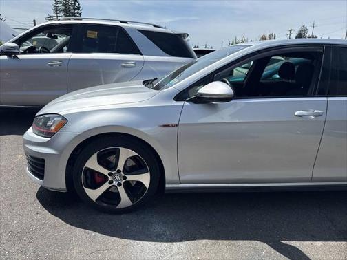 2015 Volkswagen Golf GTI 2.0T S 4-Door