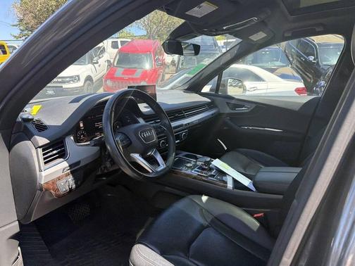 Samurai Gray Metallic 2019 Audi Q7 45 Premium Plus
