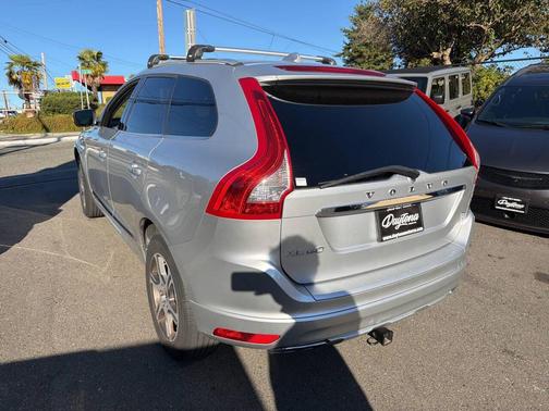 2014 Volvo XC60 T6 R-Design Platinum