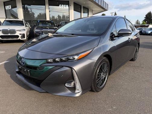 Magnetic Gray Metallic 2017 Toyota Prius Prime Advanced