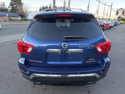 2017 Nissan Pathfinder Platinum