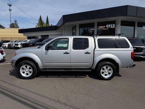 Radiant Silver Metallic Clearcoat 2005 Nissan Frontier SE Crew Cab