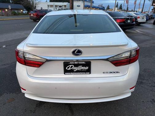 2017 Lexus ES 300h Base
