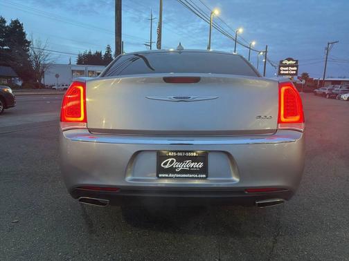 2018 Chrysler 300 Touring