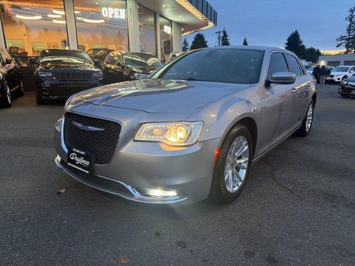 2018 Chrysler 300 Touring