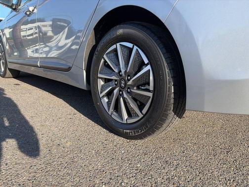 2021 Hyundai IONIQ EV SE