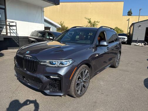 2020 BMW X7 M50i