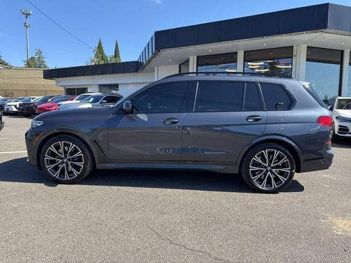 2020 BMW X7 M50i