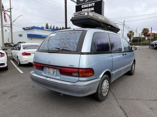 1993 Toyota Previa Deluxe 3dr Mini Van