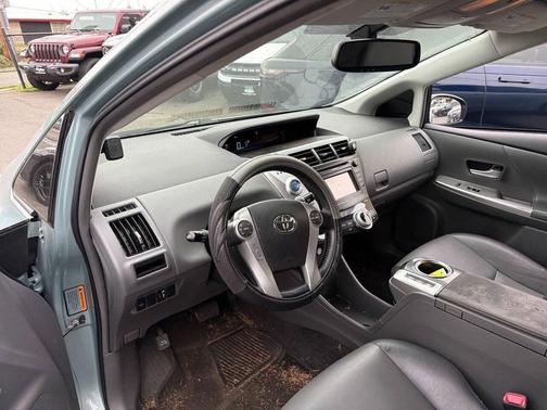 Teal 2014 Toyota Prius v Five