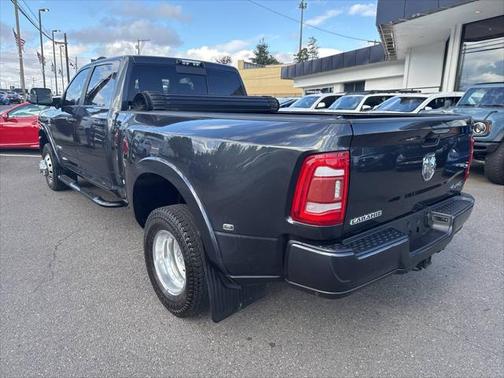 2019 RAM 3500 Laramie Crew Cab 4x4 8' Box