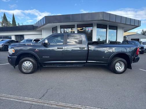 2019 RAM 3500 Laramie Crew Cab 4x4 8' Box