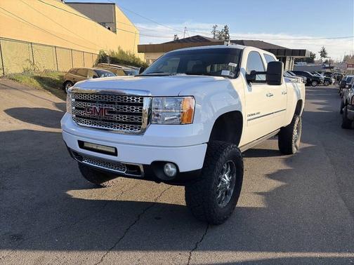 Summit White 2014 GMC Sierra 2500 Denali