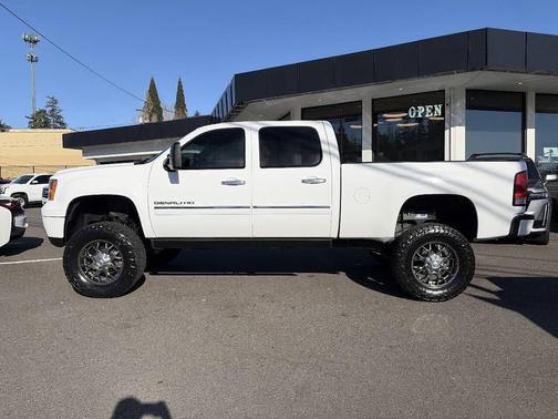 Summit White 2014 GMC Sierra 2500 Denali