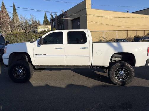 Summit White 2014 GMC Sierra 2500 Denali