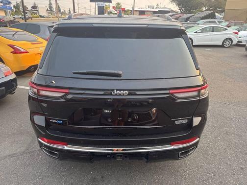 2022 Jeep Grand Cherokee 4xe Overland