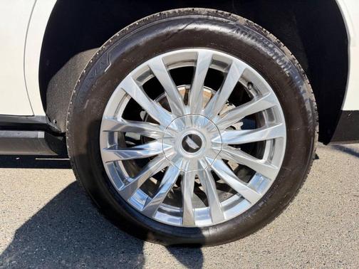 Crystal White Tricoat 2022 Cadillac Escalade Premium Luxury