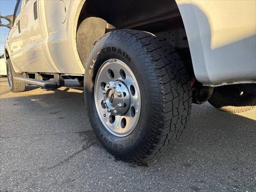 2005 Ford F-250 XLT Crew Cab