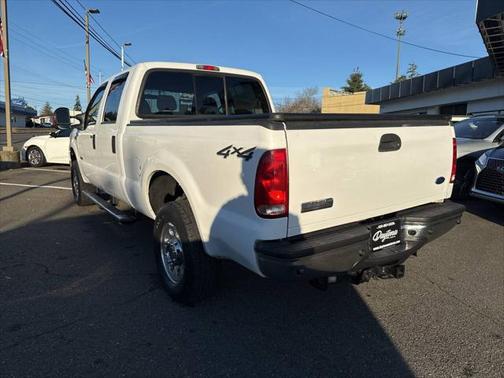 2005 Ford F-250 XLT Crew Cab