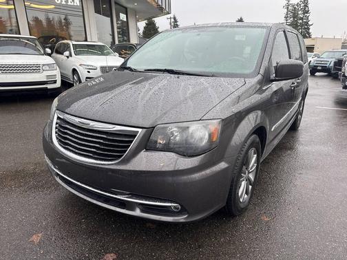 2015 Chrysler Town & Country S