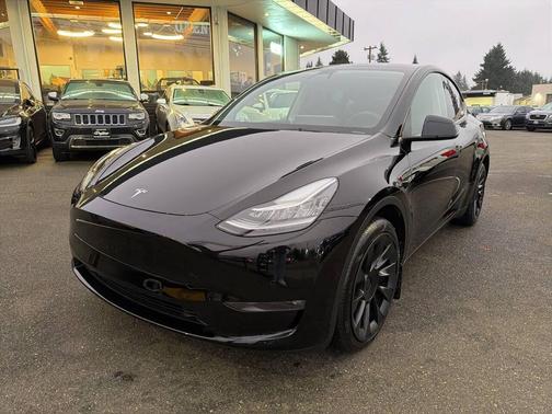 2022 Tesla Model Y Long Range Dual Motor All-Wheel Drive