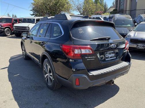 Crystal Black Silica 2018 Subaru Outback 2.5i Limited