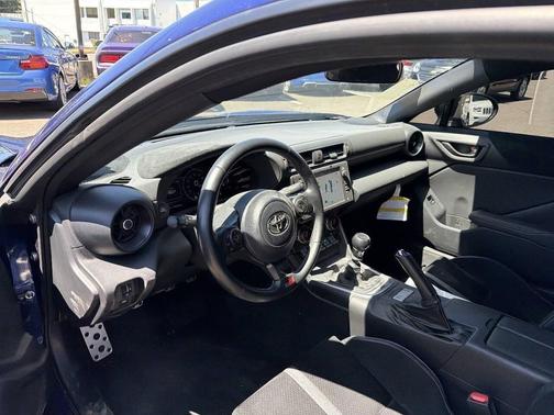 Trueno Blue 2023 Toyota GR86 Premium