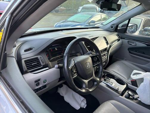 2021 Honda Pilot Touring 8-Passenger