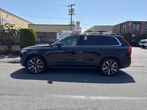 2019 Volvo XC90 T6 Momentum