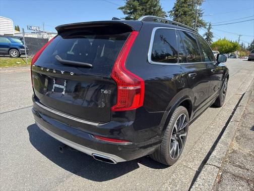 2019 Volvo XC90 T6 Momentum