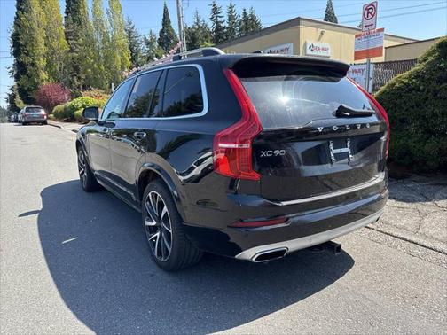 2019 Volvo XC90 T6 Momentum