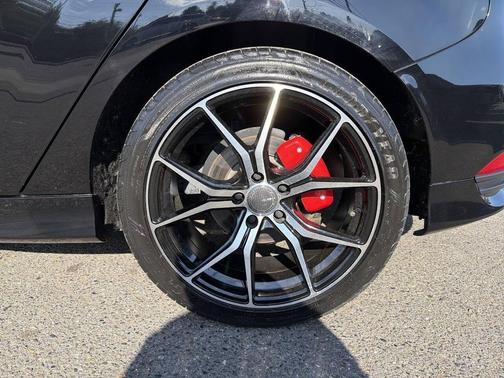 Shadow Black 2016 Ford Focus ST
