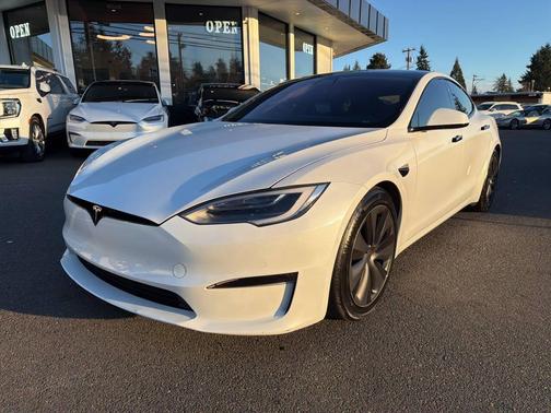 2022 Tesla Model S Base